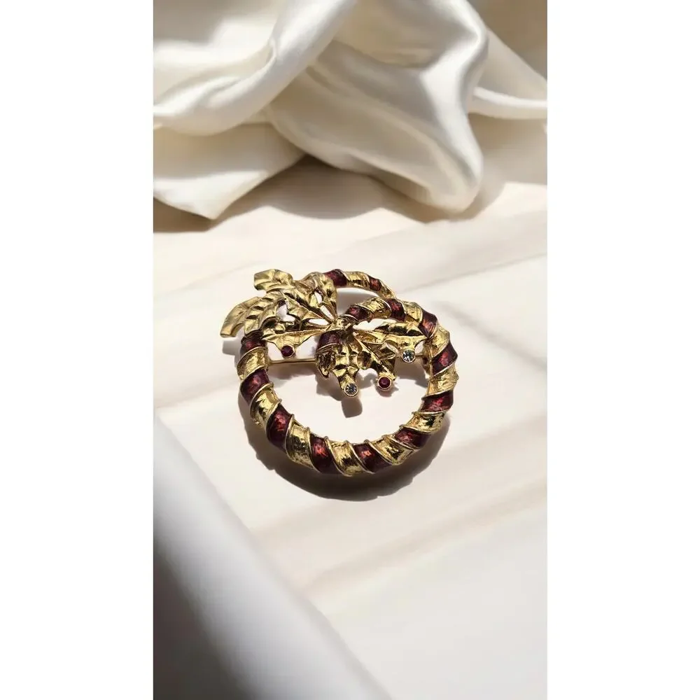 Red Gold Wreath Brooch Pin Textured Leaf Statement Jewelry Ornate Classic Style